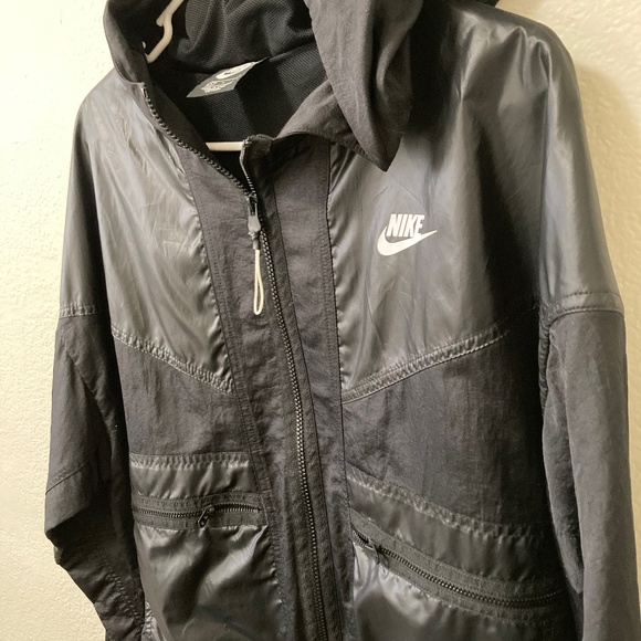 Nike Windbreaker Jacket size Large LIKE NEW - Picture 2 of 5